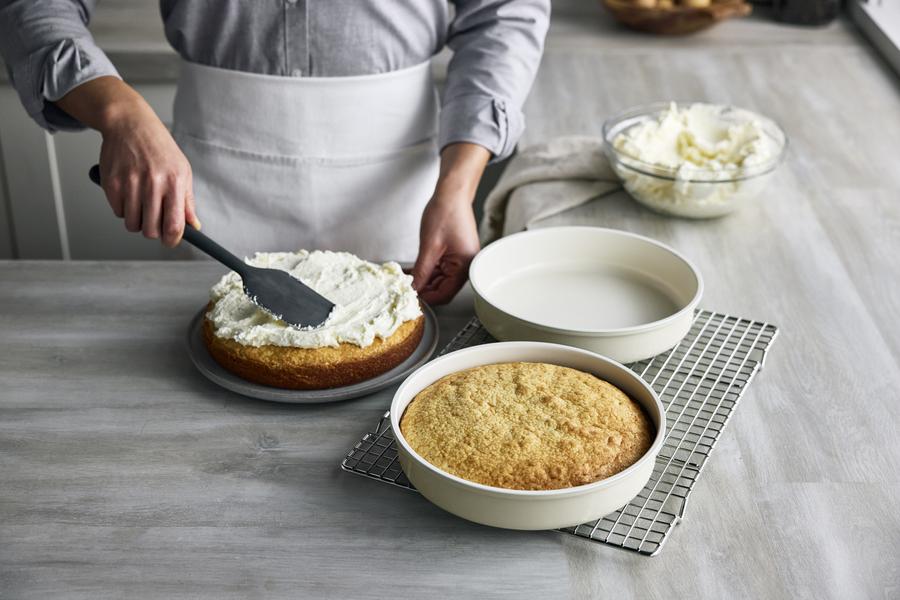 GreenPan Round Cake Pan 23.4cm x 5.5cm - PFAS Free