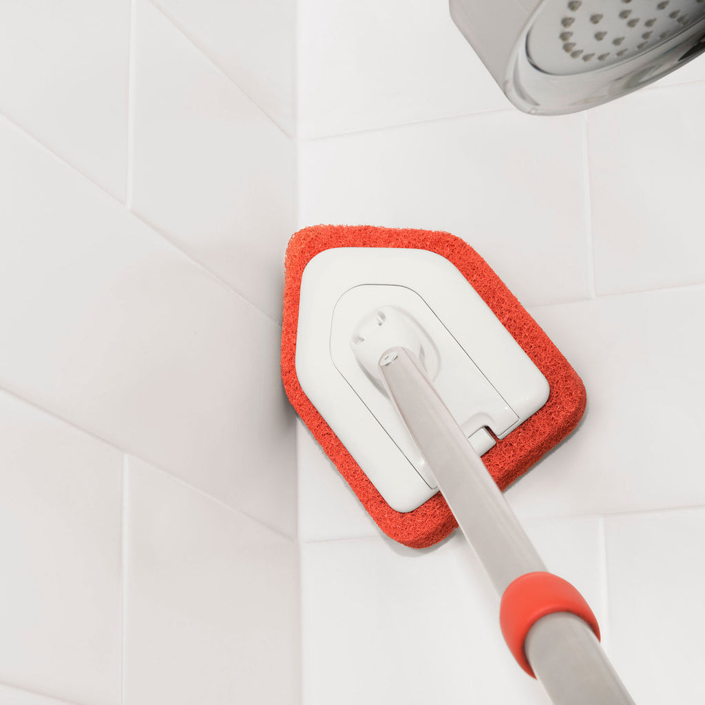 OXO Good Grips Extendable Tub & Tile Scrubber image 3
