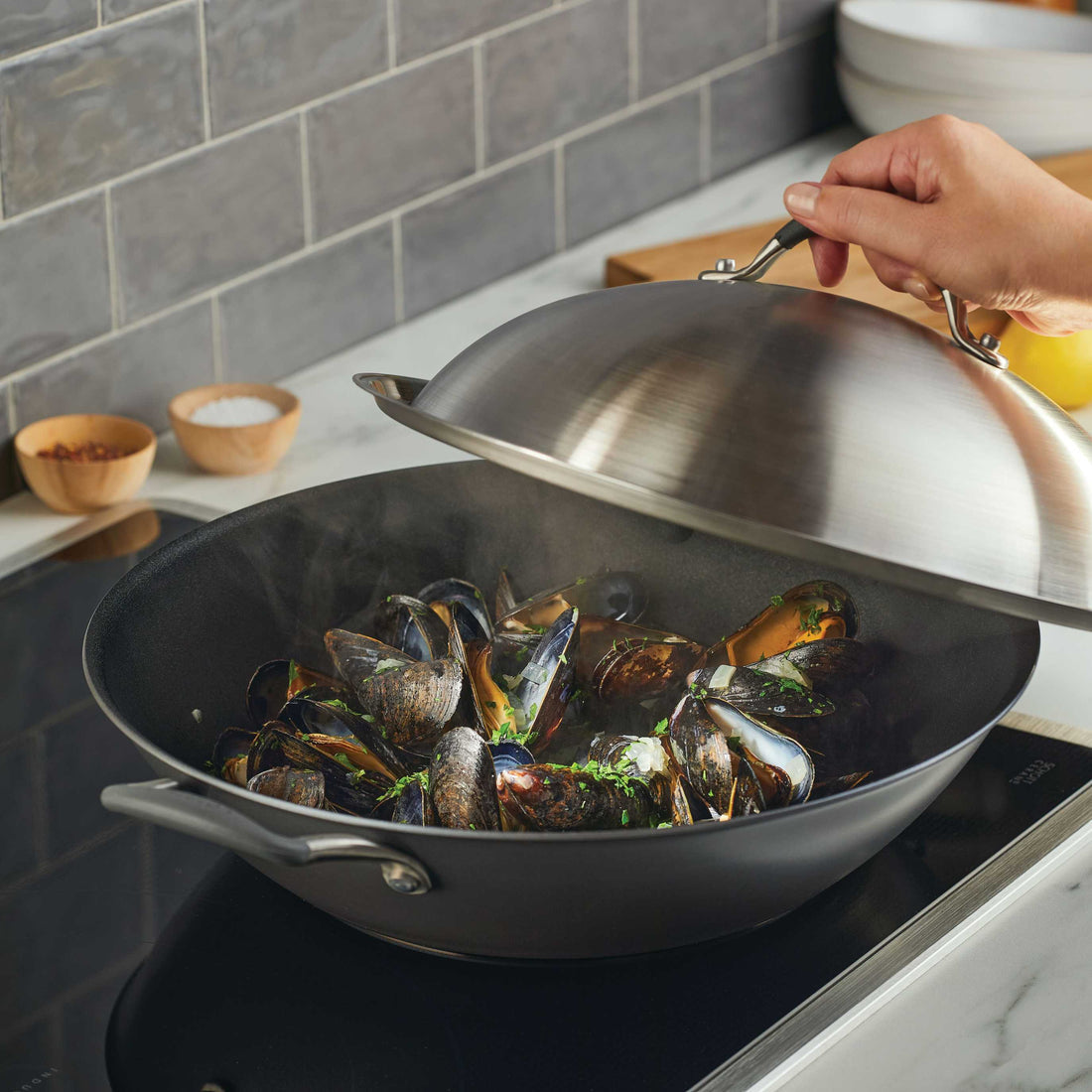 Circulon ScratchDefense A1 Nonstick Induction Covered Wok 36cm image 1