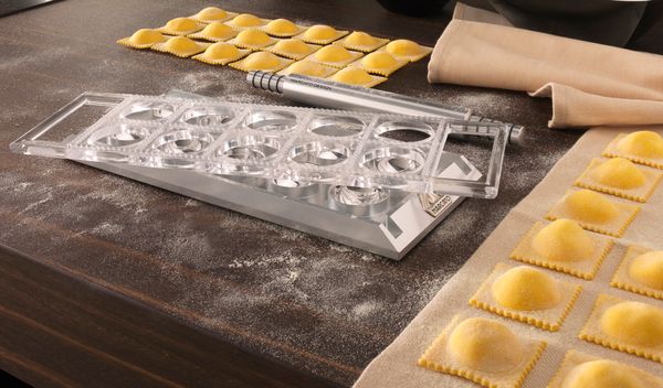 Marcato Ravioli Tablet w/Rolling Pin - Silver