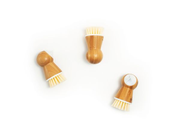 Full Circle Eye-Removing Potato Scrubber - White