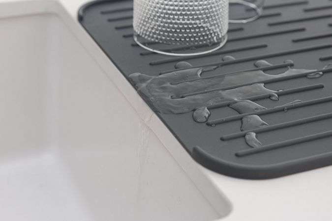 Brabantia Silicone Dish Drying Mat Dark Grey image 1