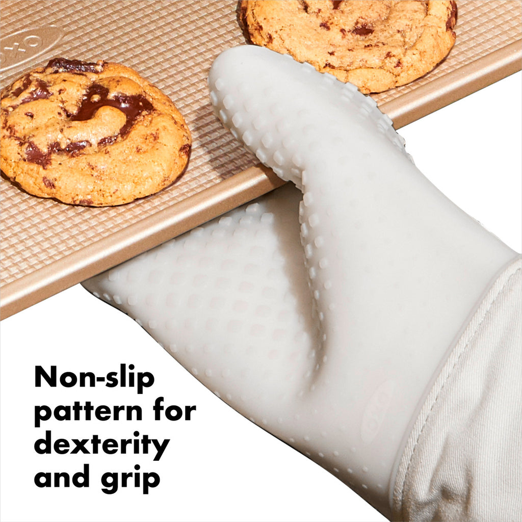 Oxo Silicone Oven Mitt ? Oat image 4