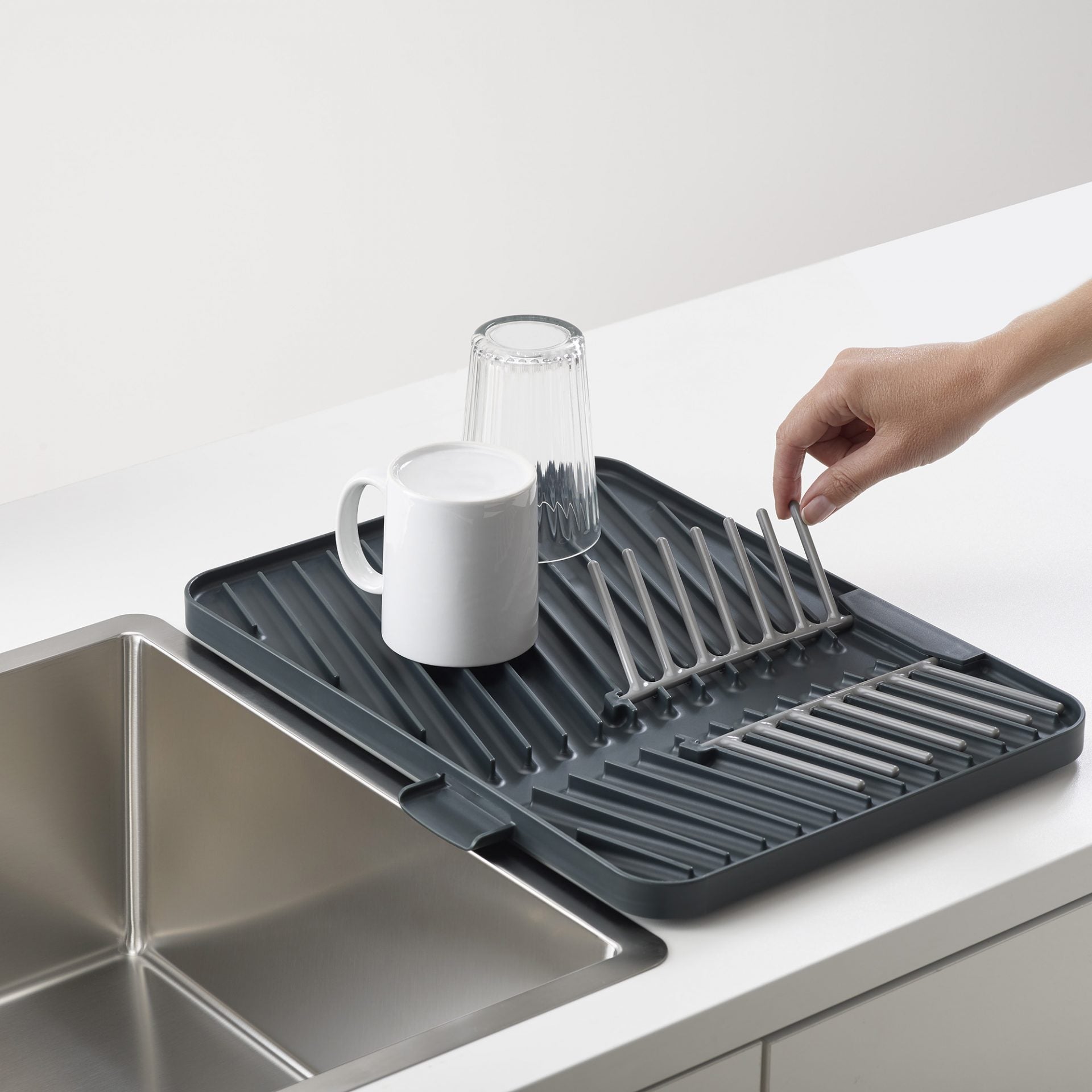 Joseph Joseph Flip-Up Drain Board Grey image 5