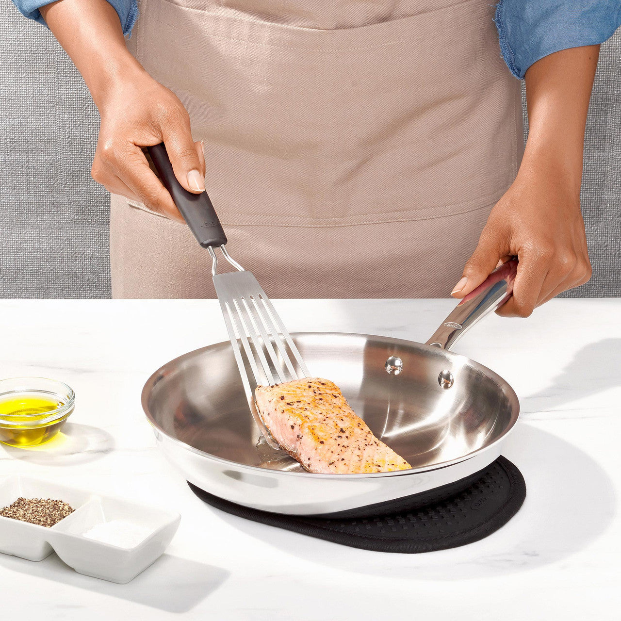Oxo Little Fish Turner image 3