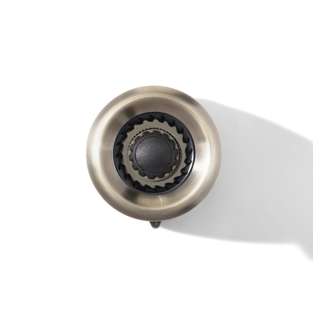Oxo Contoured Mess-Free Grinder - Salt image 3