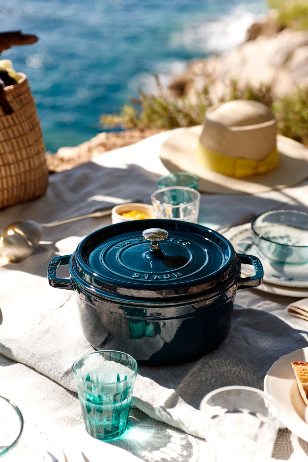 Staub Round Cocotte - 20cm La Mer image 1