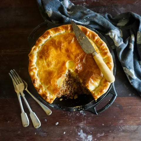 Lodge Pie Pan 23cm image 3