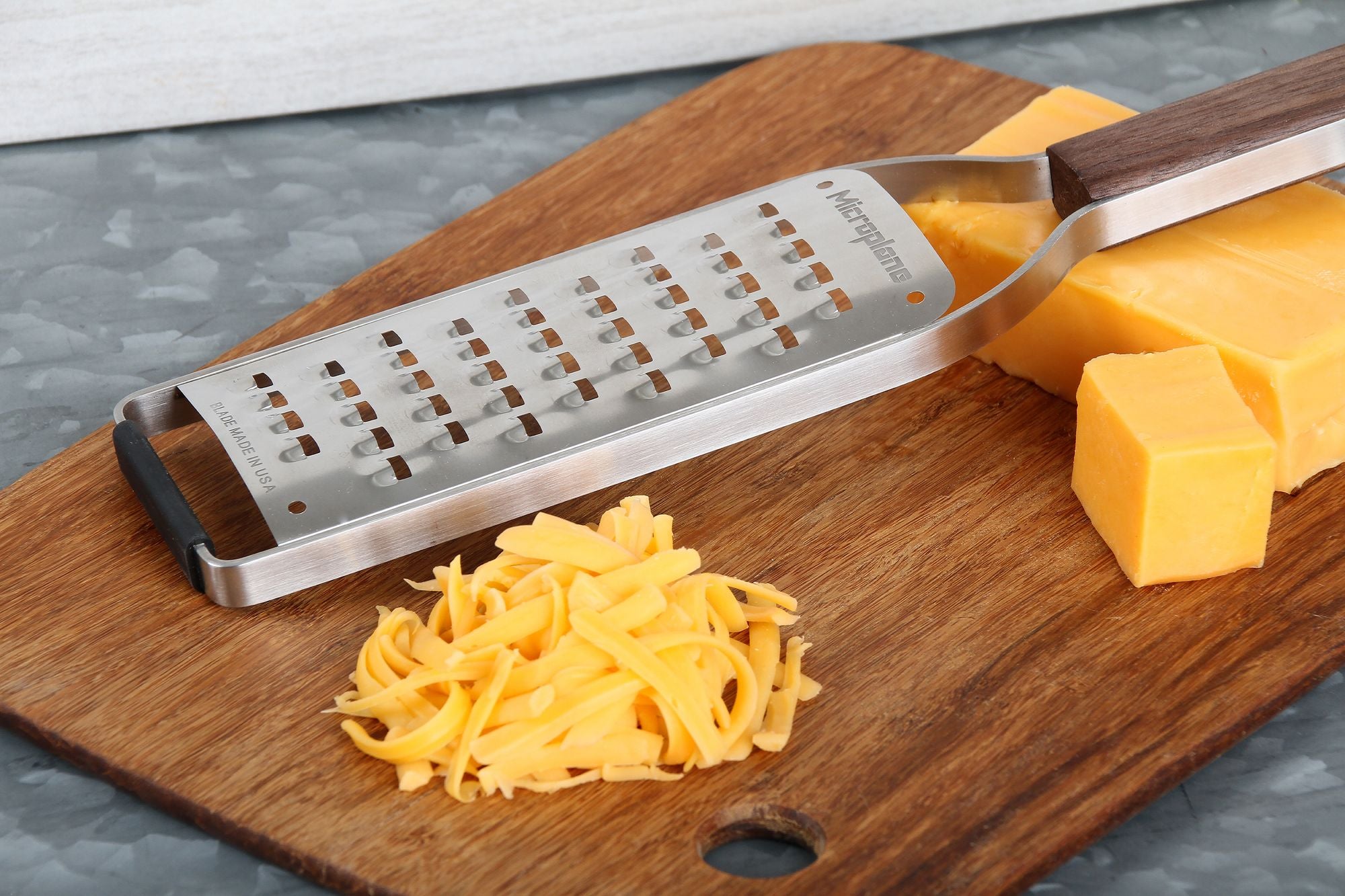 Microplane Master Series Extra Coarse Grater image 3