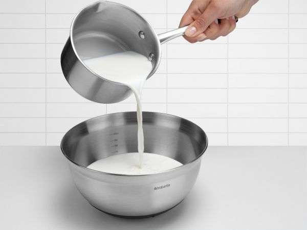 Brabantia Mixing Bowl 1.6 Litre - Matt Steel / Black image 2