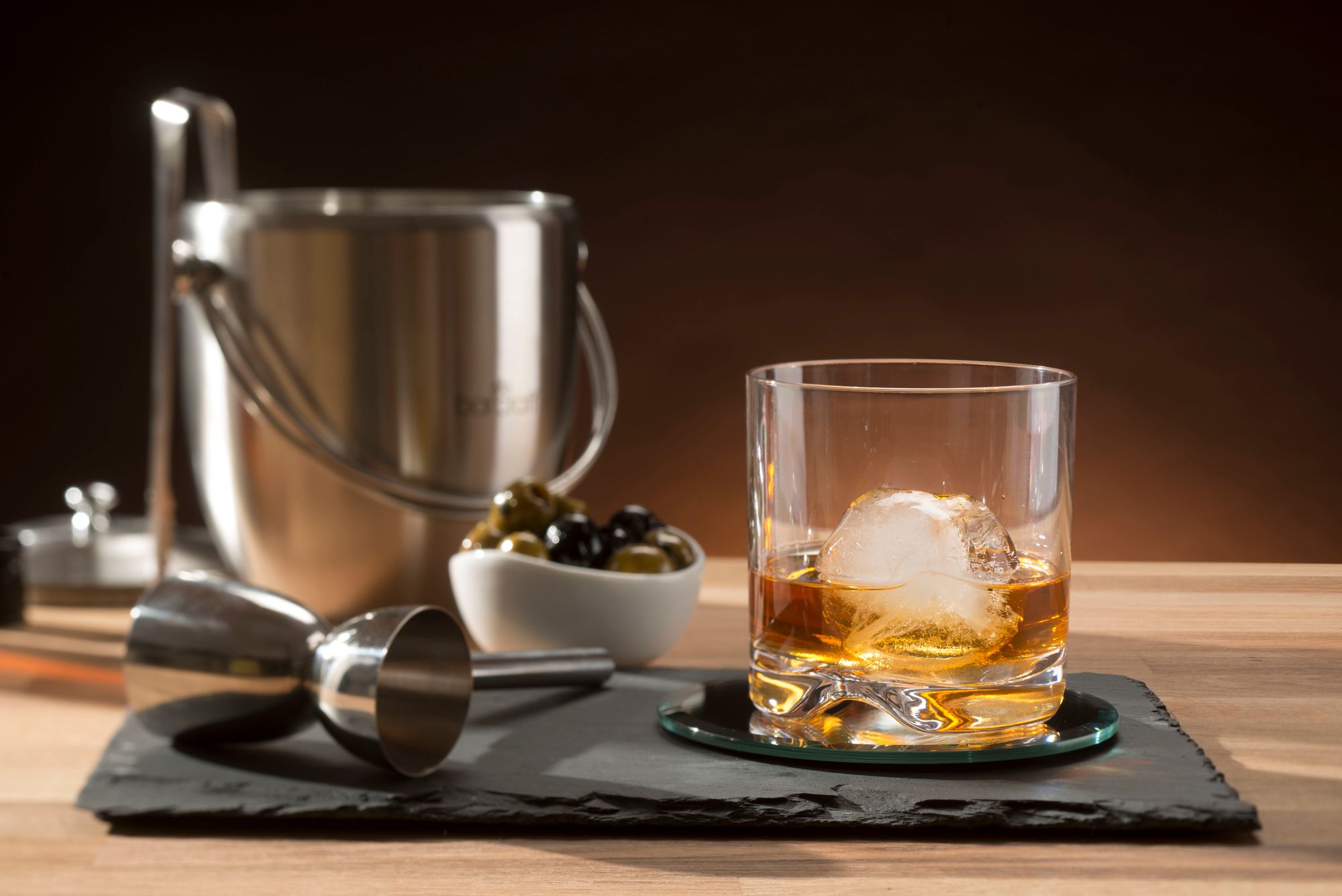 BarCraft Stainless Steel Ice Bucket with Lid and Tongs image 3