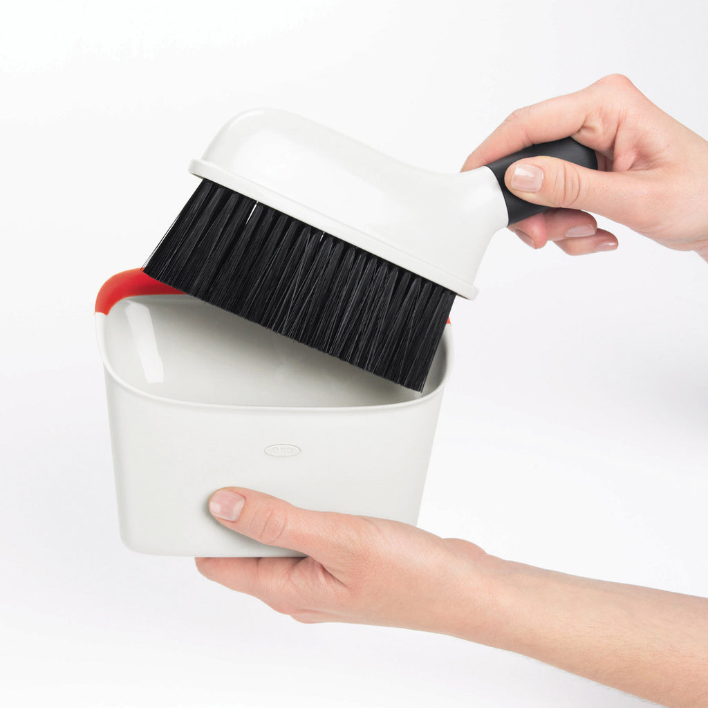 OXO Good Grips Compact Dustpan and Brush Set image 3