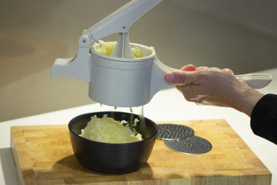 Cuisena Potato Ricer With 3 S/S Discs image 9