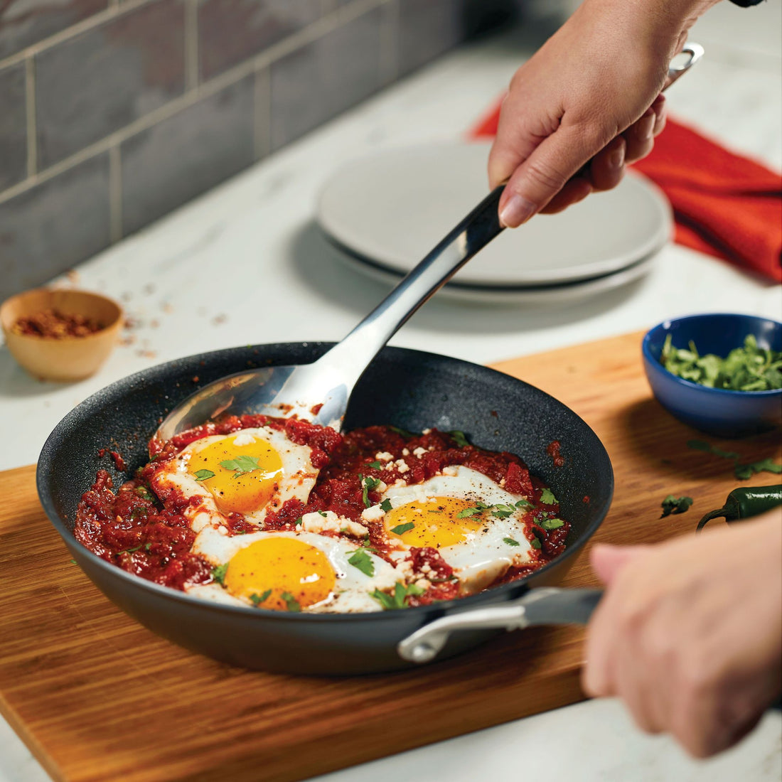 Circulon ScratchDefense A1 Nonstick Induction Skillet 25.4cm image 1