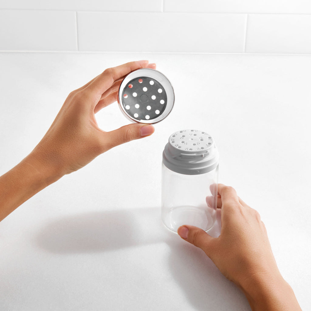 Oxo Adjustable Shaker image 2