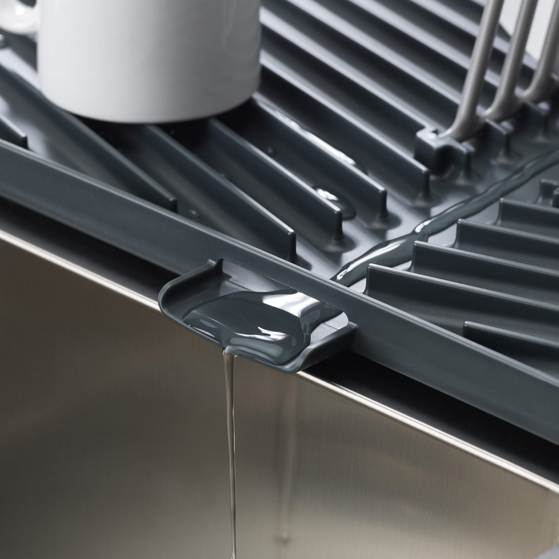 Joseph Joseph Flip-Up Drain Board Grey image 4