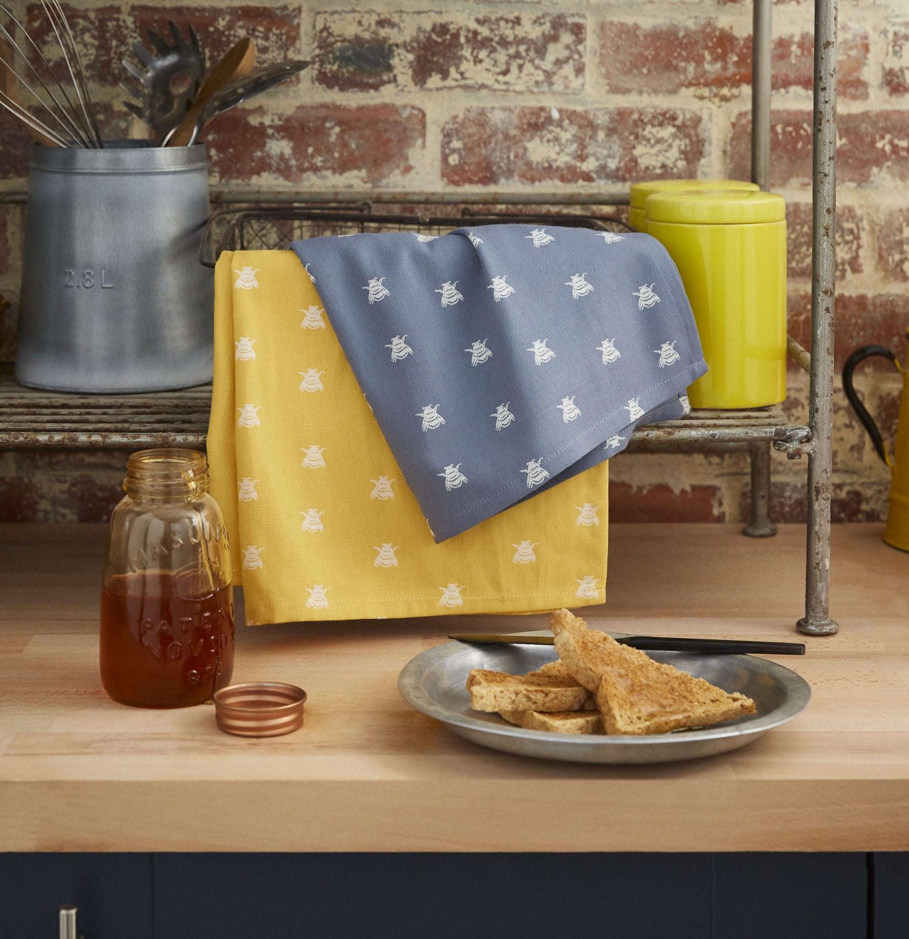 Ulster Weavers Cotton Tea Towel Pk2 Bee image 0