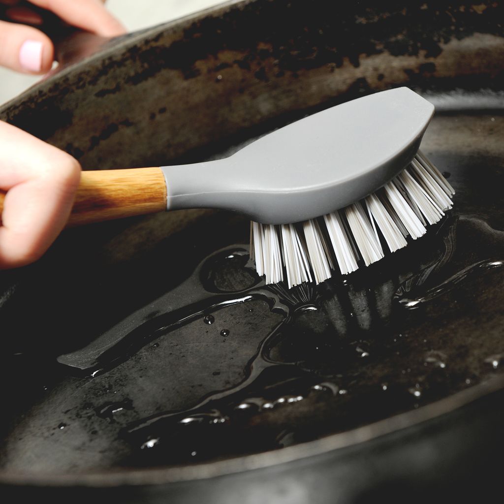 Full Circle Tenacious C Cast Iron Brush image 10