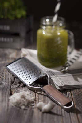 Microplane Master Series Coarse Grater image 2