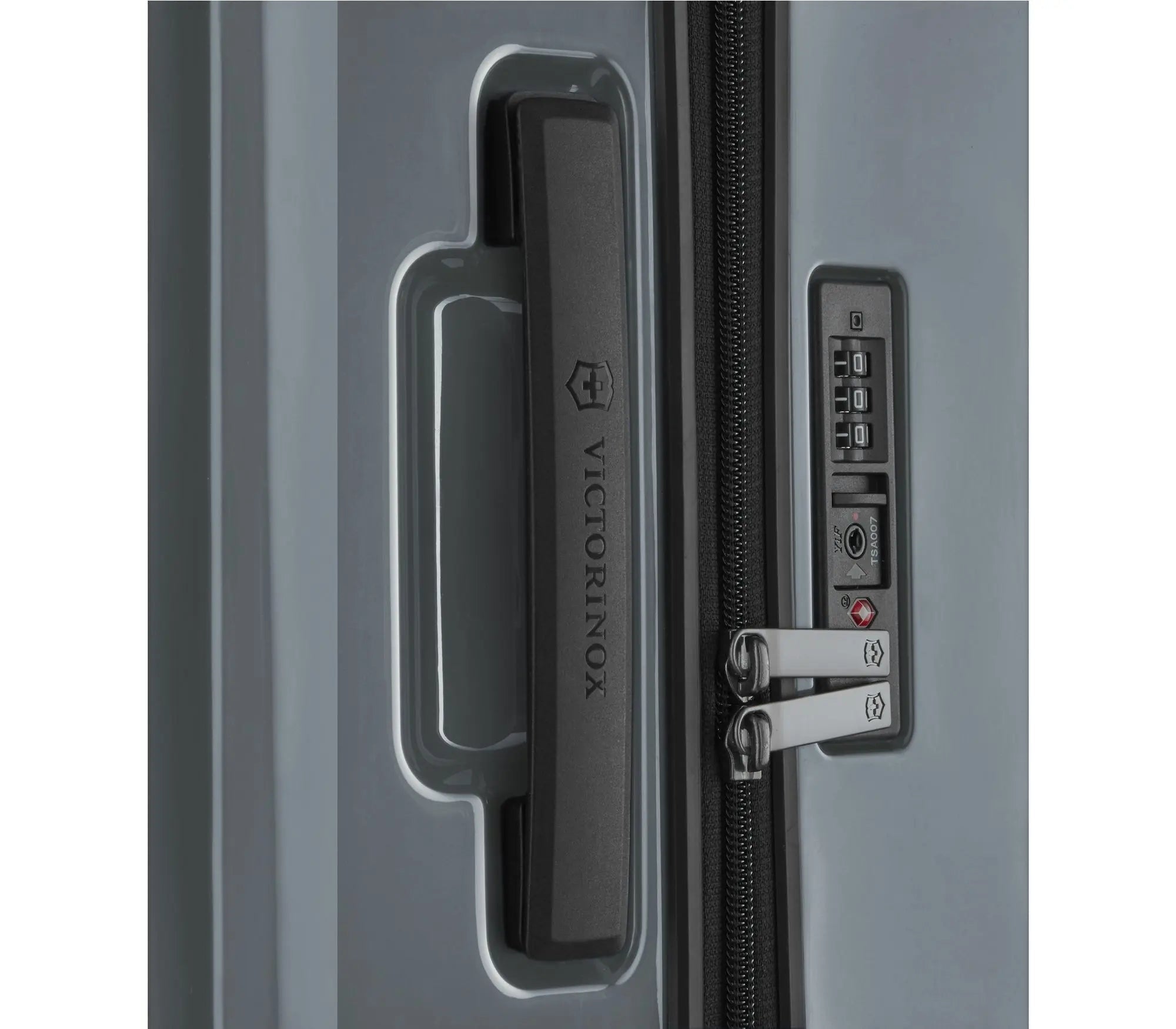 Victorinox Airox Medium Hardside Case- Capacity 74L - 46cm x 29cm x 69cm image 4