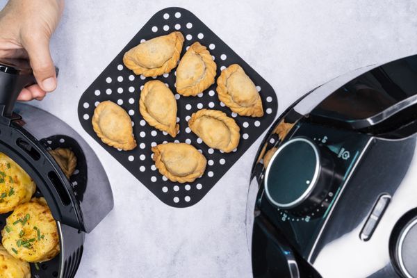 Cuisena Air Fryer Silicone Square Mat Black & Grey 18.5cm Set/2