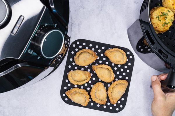 Cuisena Air Fryer Silicone Square Mat Black & Grey 18.5cm Set/2