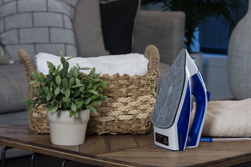 Westinghouse Opti-Glide Steam Iron image 3