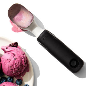 OXO Goodgrips Classic Ice-Cream Scoop image 3