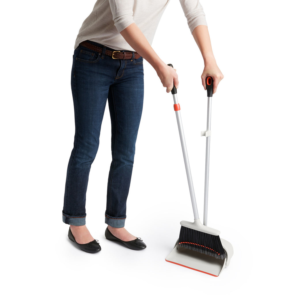 OXO Good Grips Large Sweep Set With Extendable Broom image 1