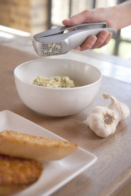 Zyliss Garlic Press Susi 3 With Cleaner image 2