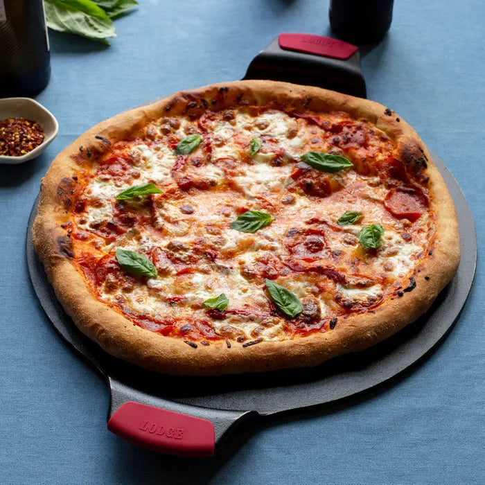 Lodge Pizza Pan with Silicone Grips 38cm image 1