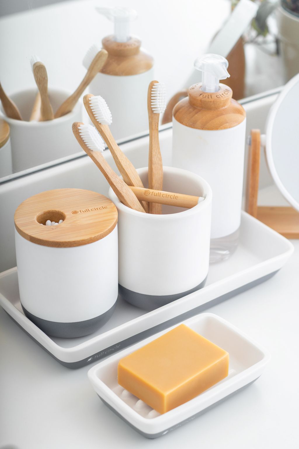Full Circle Pick Me Up Cotton Bud Canister image 7