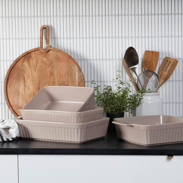 Wiltshire Heritage Rectangle Baker 24cm